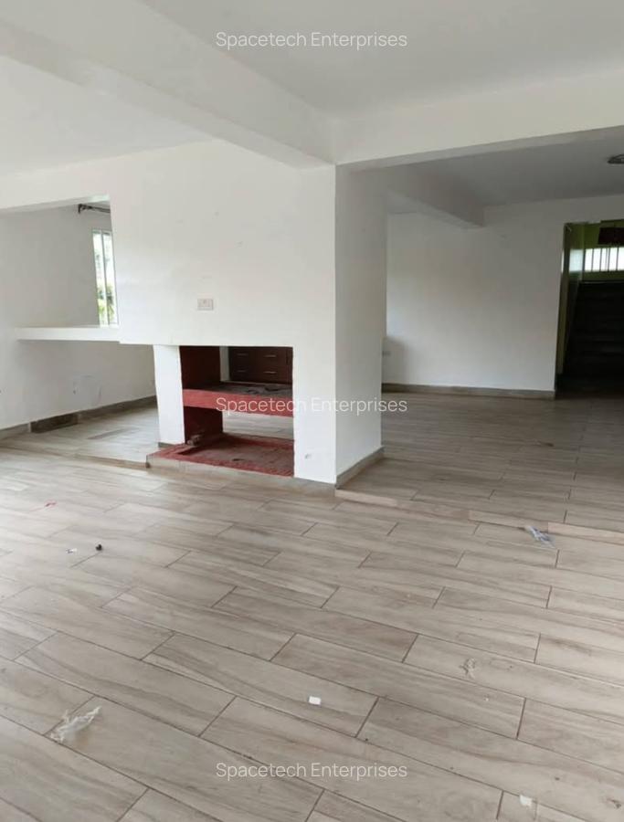 4 Bed House with En Suite in Nyari - 4