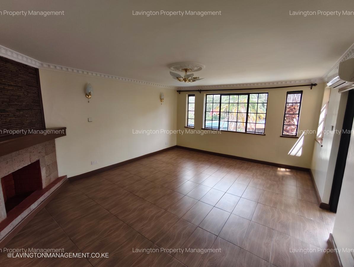 5 Bed Townhouse with En Suite at Lavington Green - 15