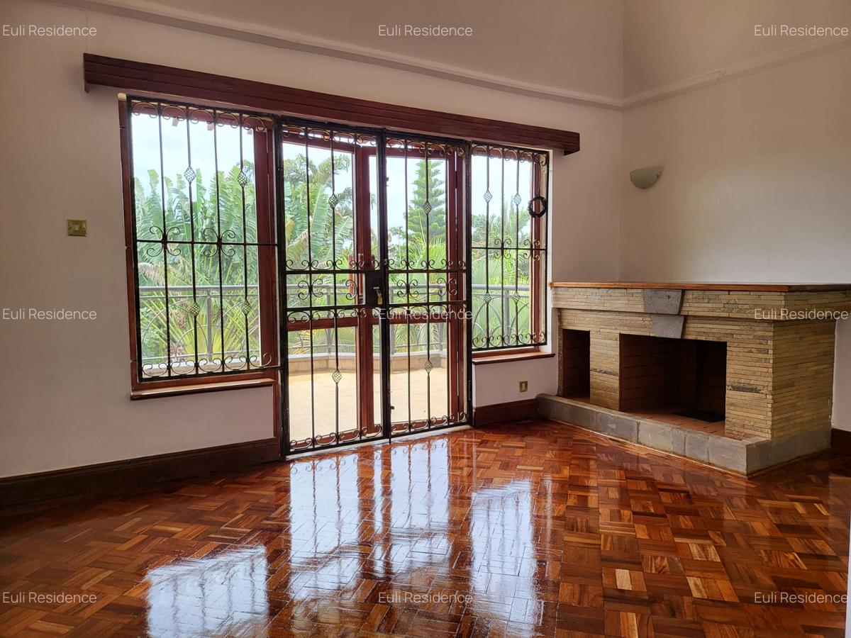 5 Bed Townhouse with En Suite at Runda Drive - 12