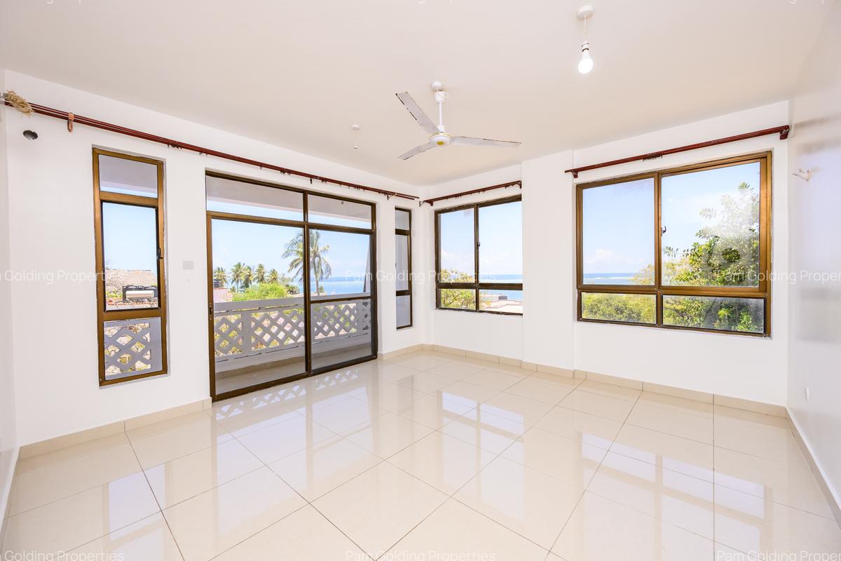 Serviced 3 Bed Apartment with En Suite at Mt Kenya Road - 4