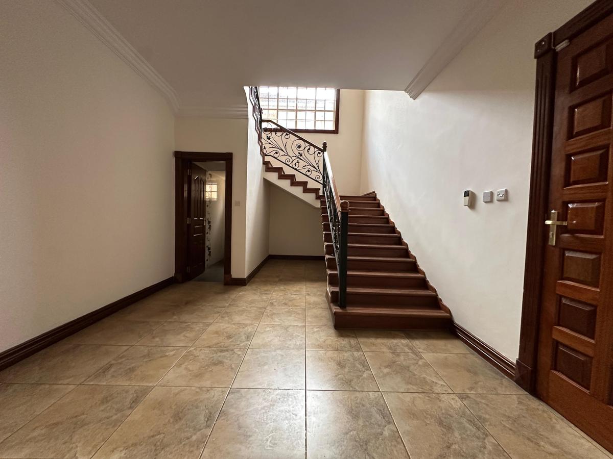 5 Bed Villa with En Suite at Lavington - 11