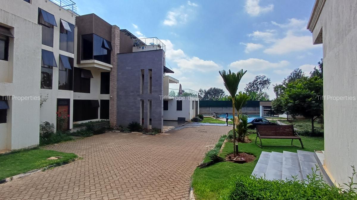 7 Bed House in Runda - 1