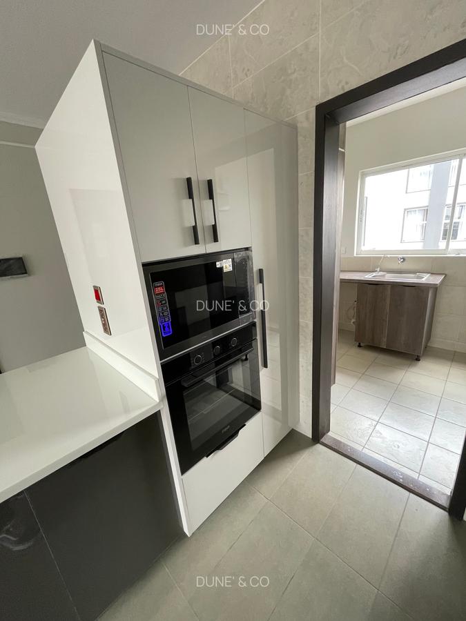 2 Bed Apartment with En Suite in Riverside - 9