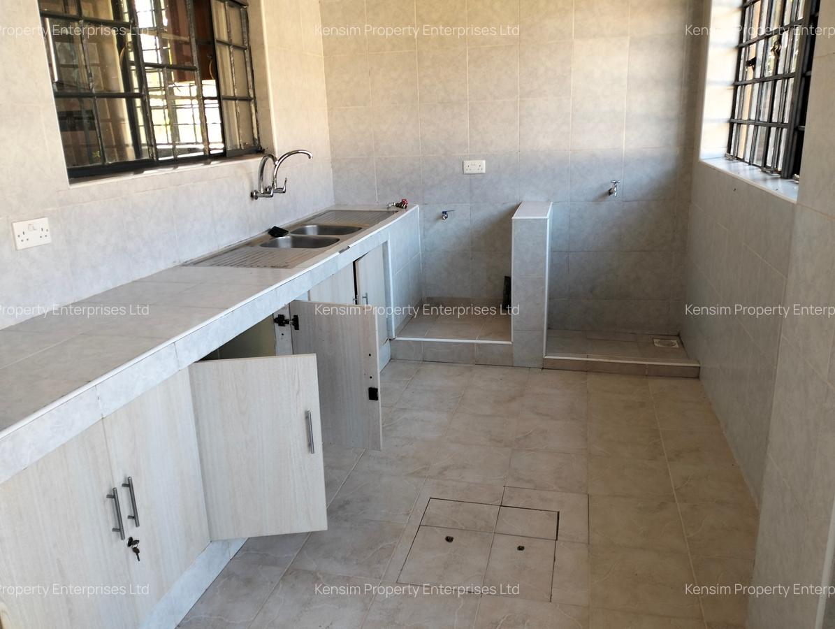 4 Bed Townhouse with En Suite in Kitisuru - 11