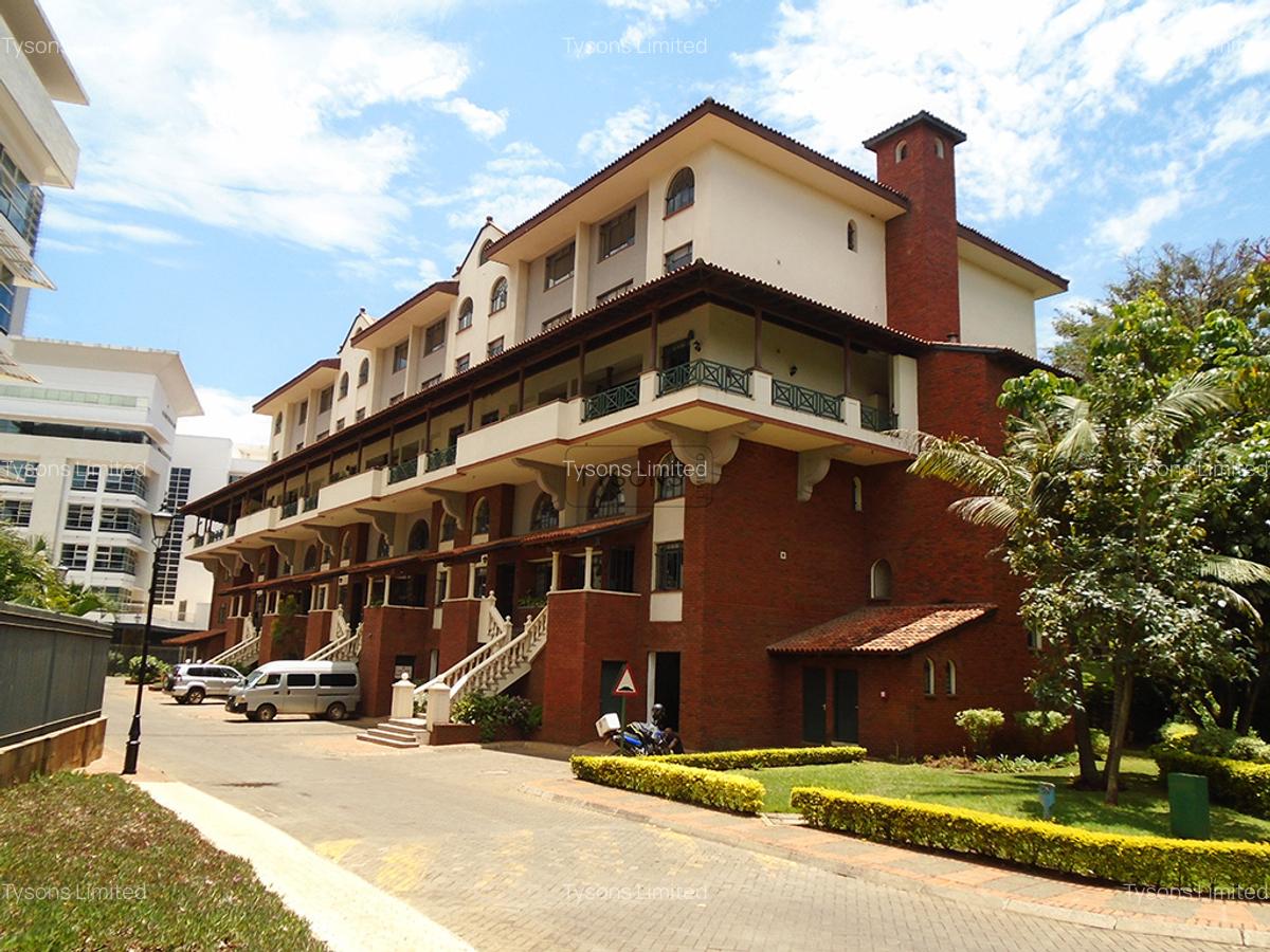 3 Bed Apartment with En Suite in Westlands Area - 1