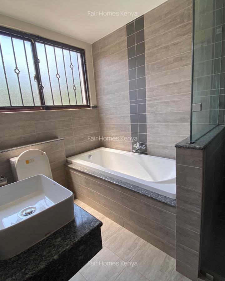 4 Bed Townhouse with En Suite at Lavington Green - 7