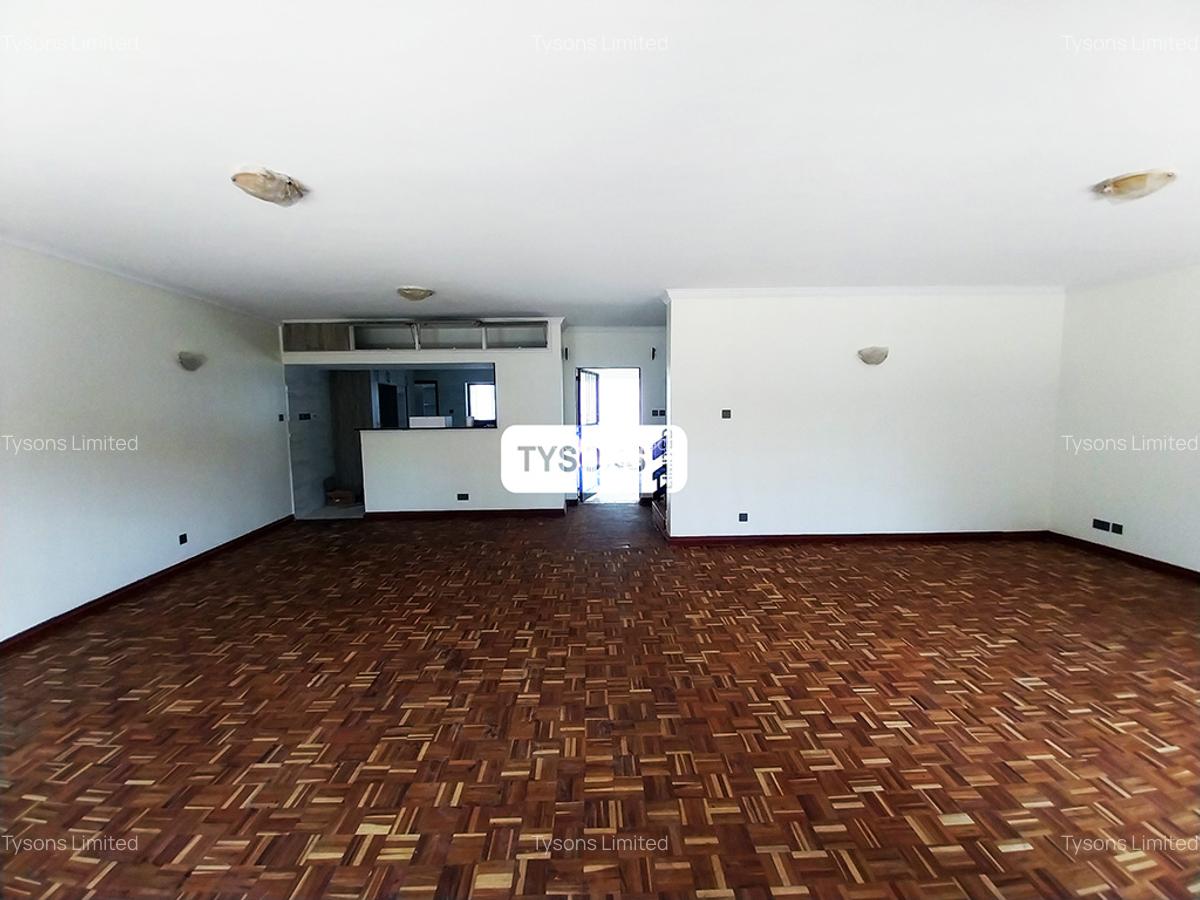 5 Bed House with En Suite in Westlands Area - 3