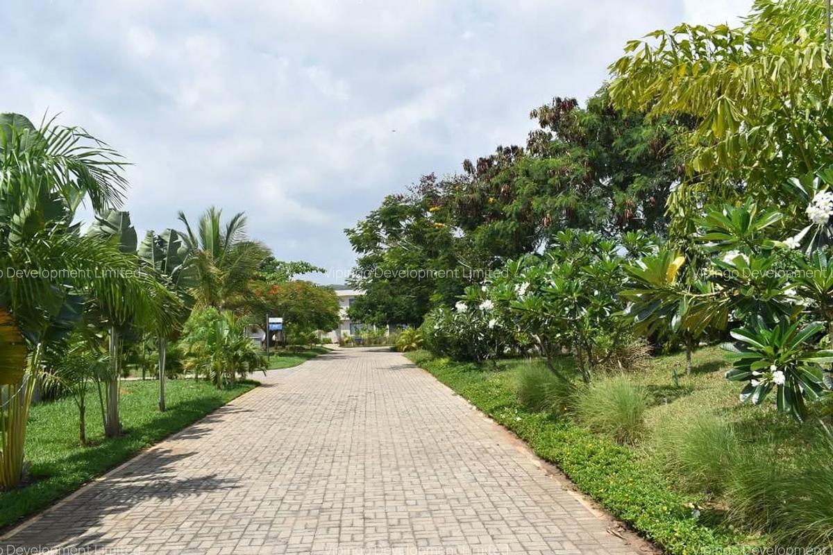 3 Bed Villa with En Suite at Coast - 4