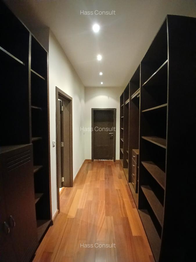 4 Bed Apartment with En Suite at Riverside Drive - 10