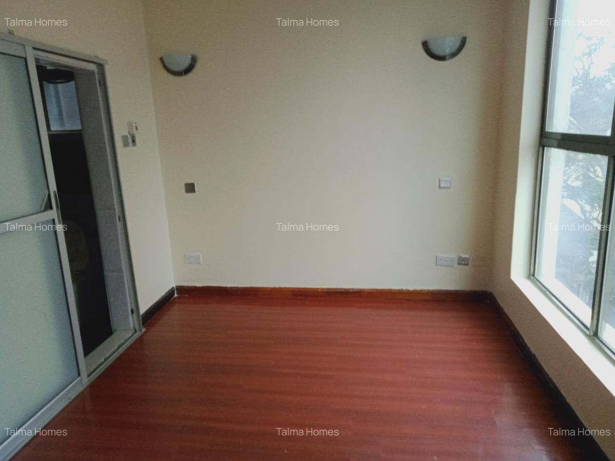 3 Bed Apartment with En Suite at Valley Arcade Area - 19