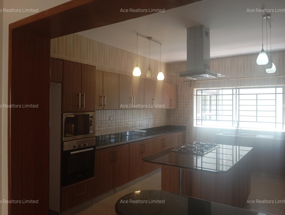 3 Bed Apartment with En Suite at Rhapta Road - 5