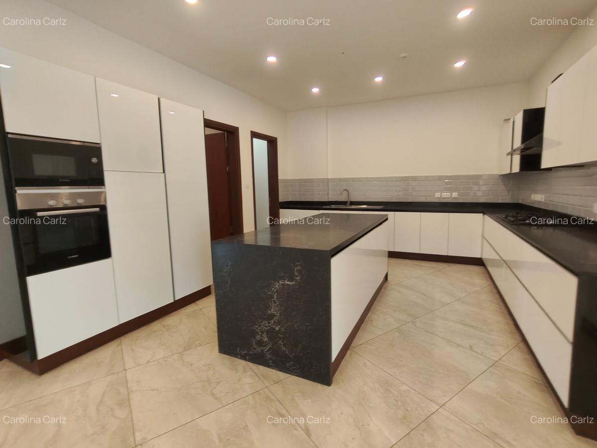 4 Bed Apartment with En Suite at City Park Drive - 13