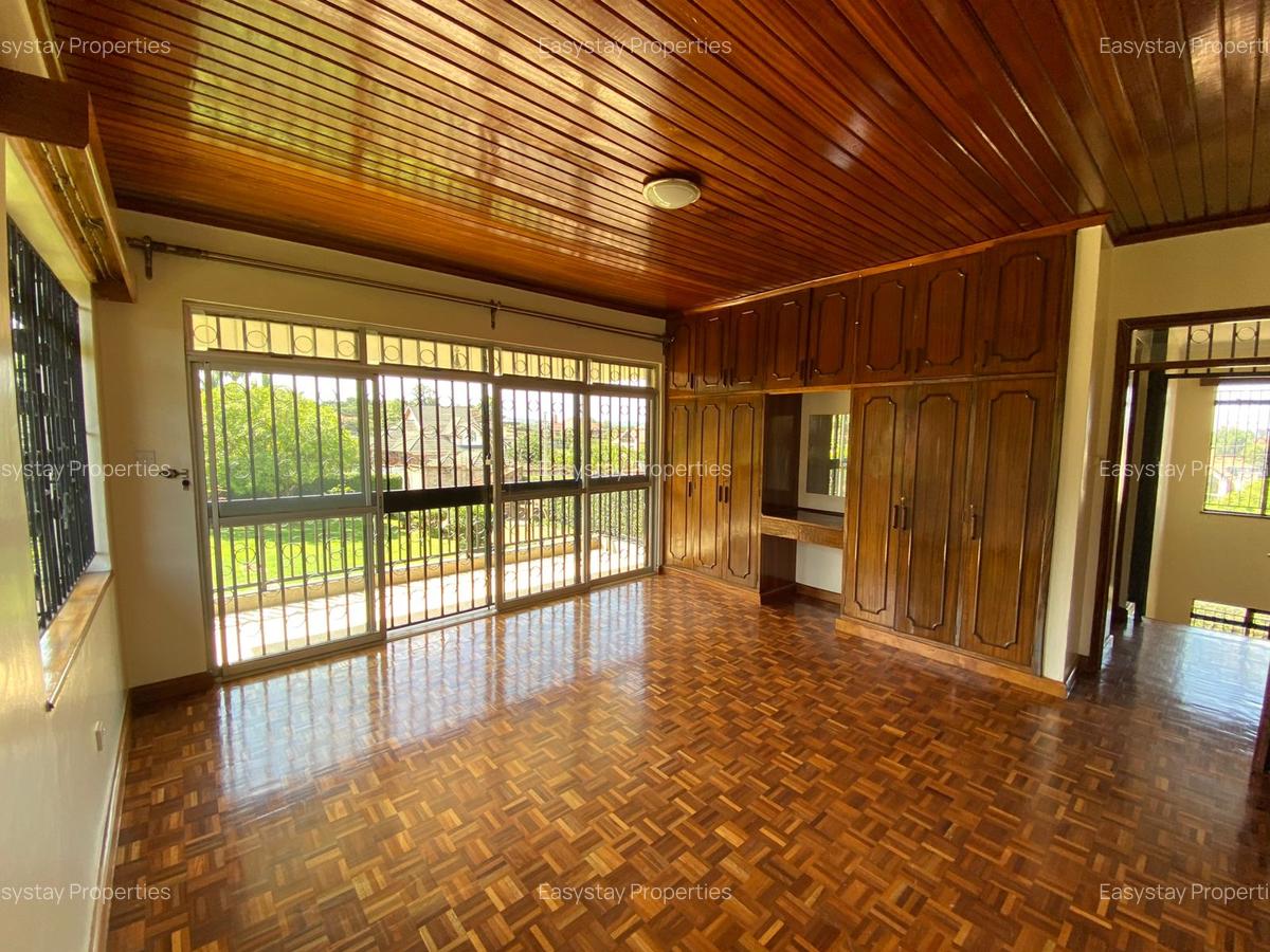 4 Bed House with En Suite in Runda - 6