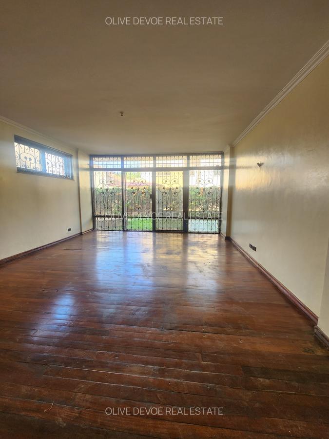 5 Bed Townhouse with En Suite in Lavington - 14