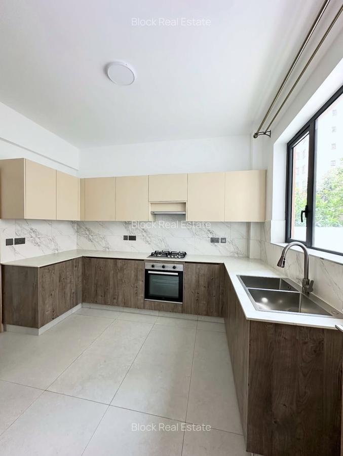 2 Bed Apartment with En Suite in Brookside - 6