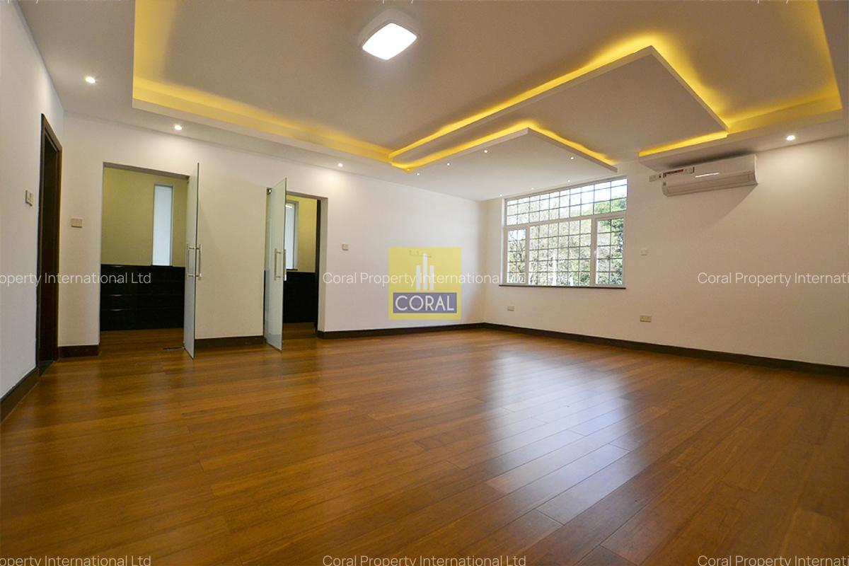 4 Bed Townhouse with Garden in Spring Valley - 14