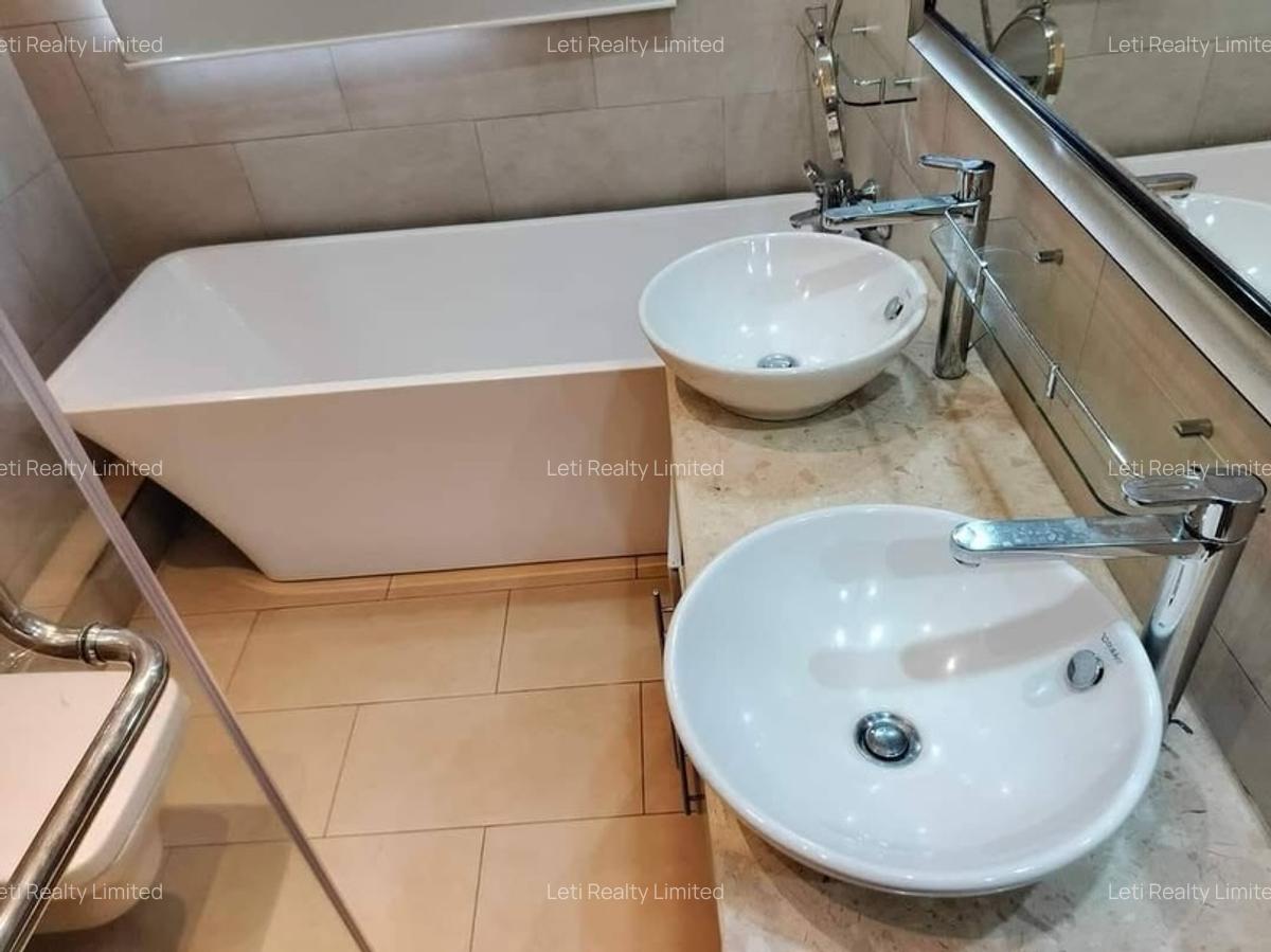 5 Bed House with En Suite in Runda - 10