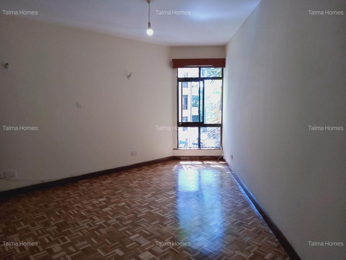 3 Bed Apartment with En Suite at Brookside Area - 17