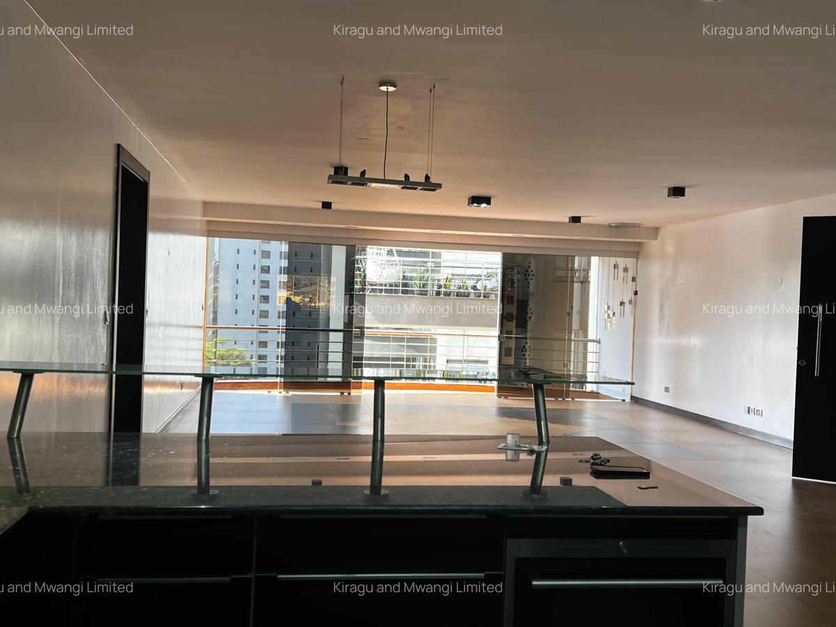 3 Bed House with En Suite at Riverside Pearl - 4