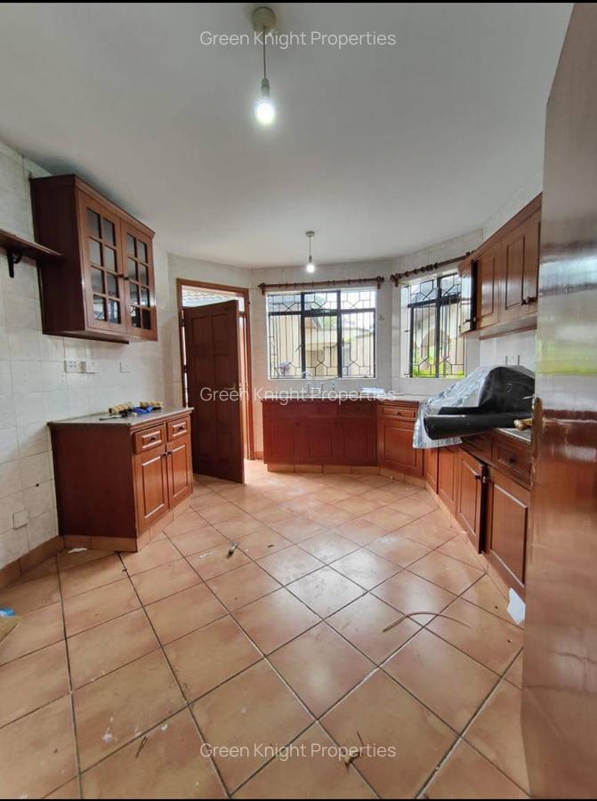 4 Bed Townhouse with En Suite in Lavington - 5