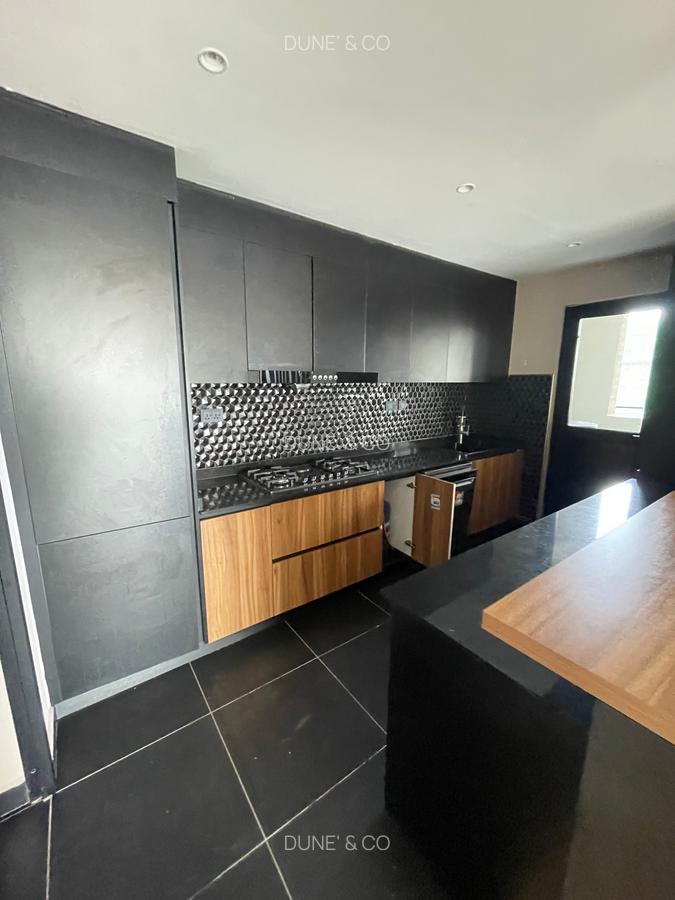 2 Bed Apartment with En Suite in Brookside - 6