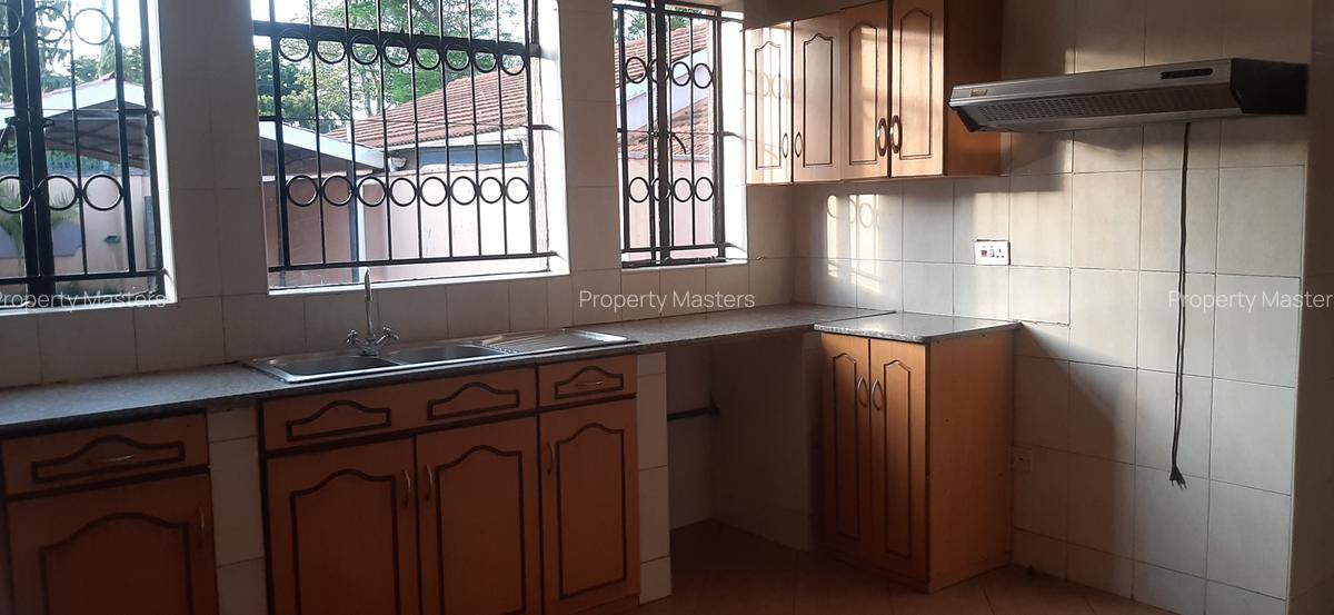 5 Bed House with En Suite at Duom Palm Street - 7