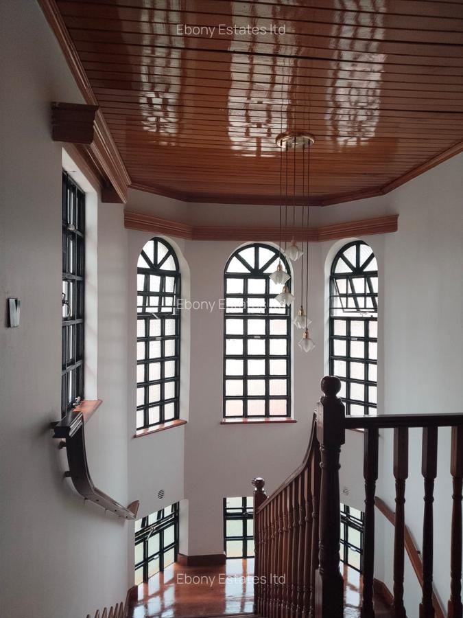 5 Bed Townhouse with En Suite in Lavington - 11