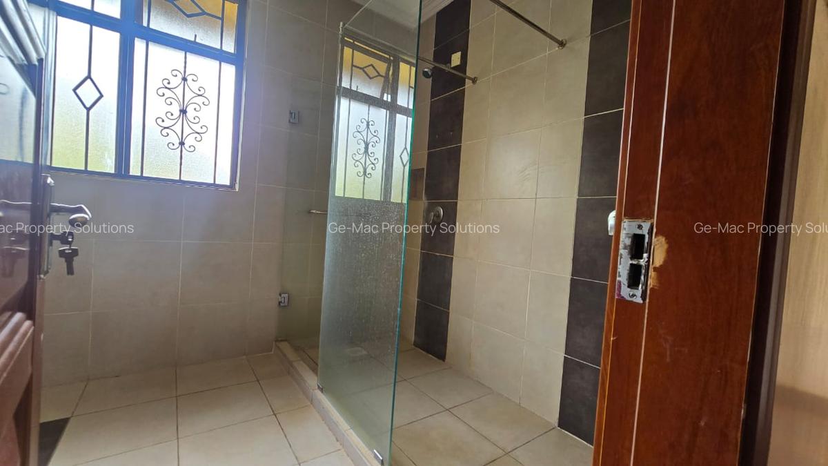 4 Bed House with En Suite in Garden Estate - 8