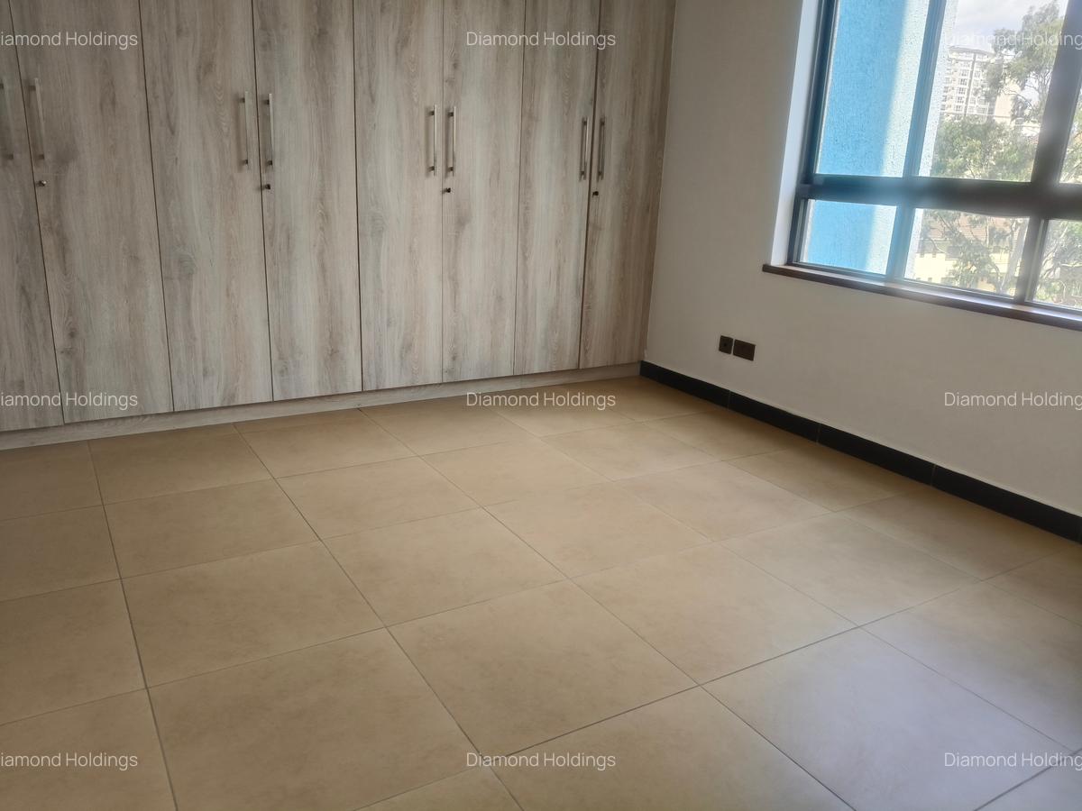 2 Bed Apartment with En Suite at Parklands - 4