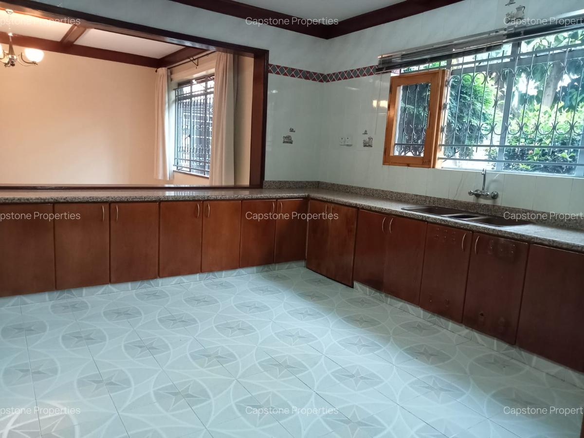 5 Bed House with En Suite in Runda - 13