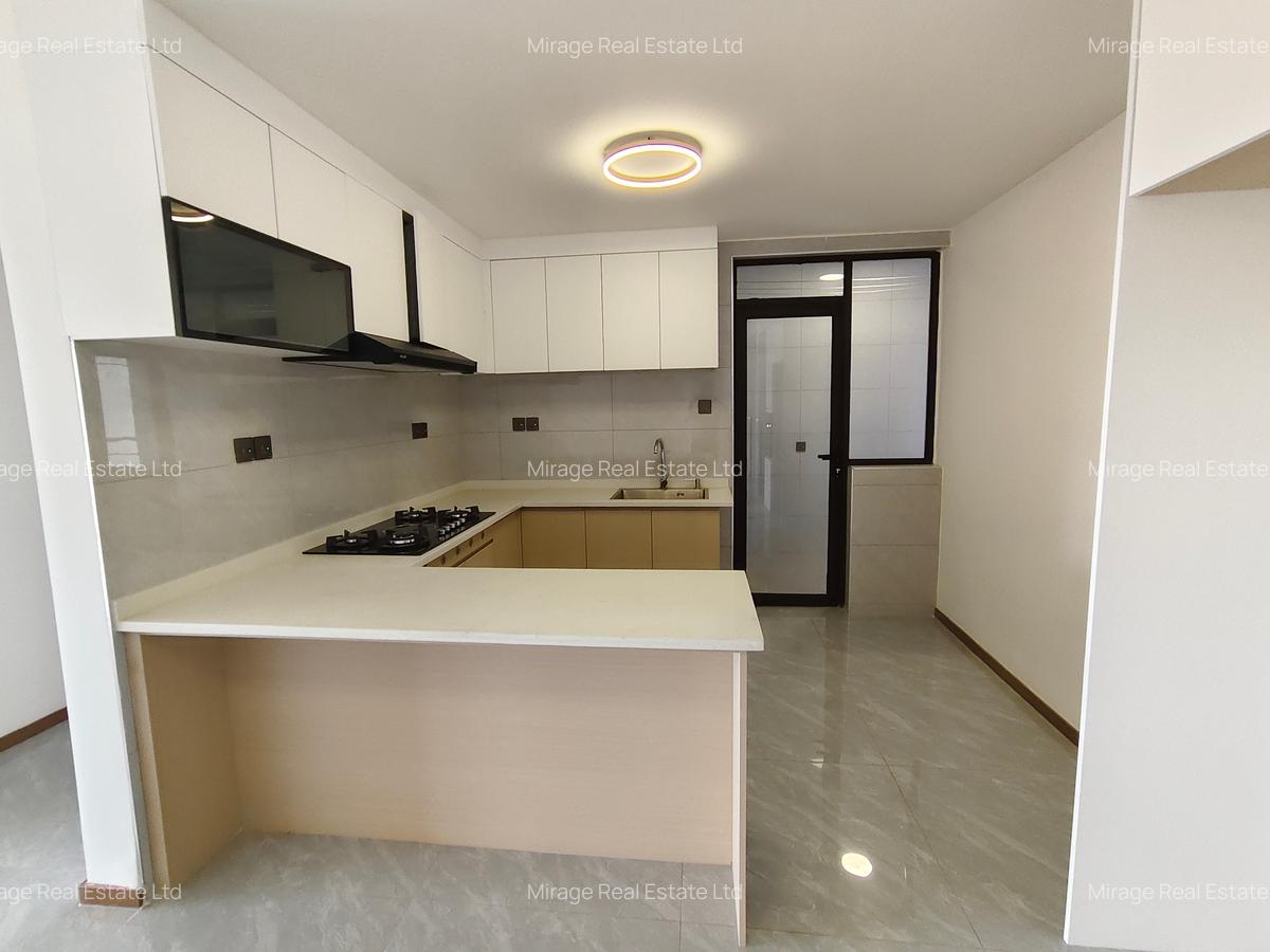 3 Bed Apartment with En Suite in Riverside - 17