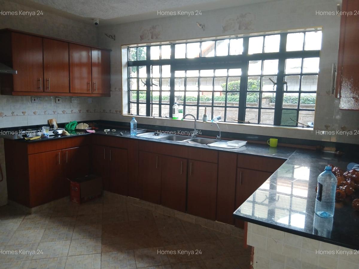 6 Bed House in Runda - 12