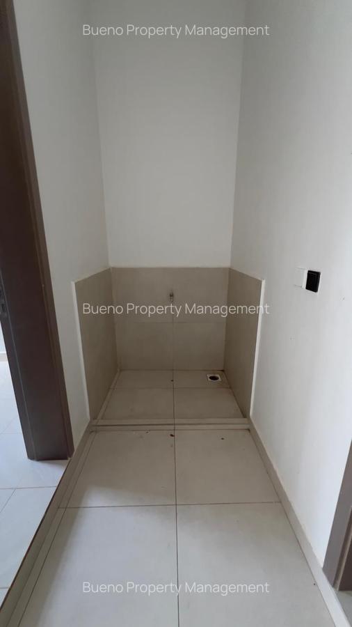 5 Bed Townhouse with En Suite in Lavington - 4