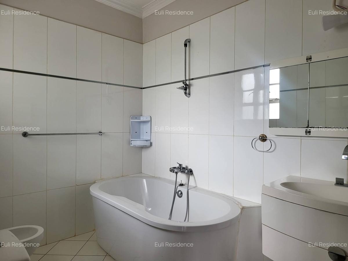 4 Bed House with En Suite at Mimosa Close - 11