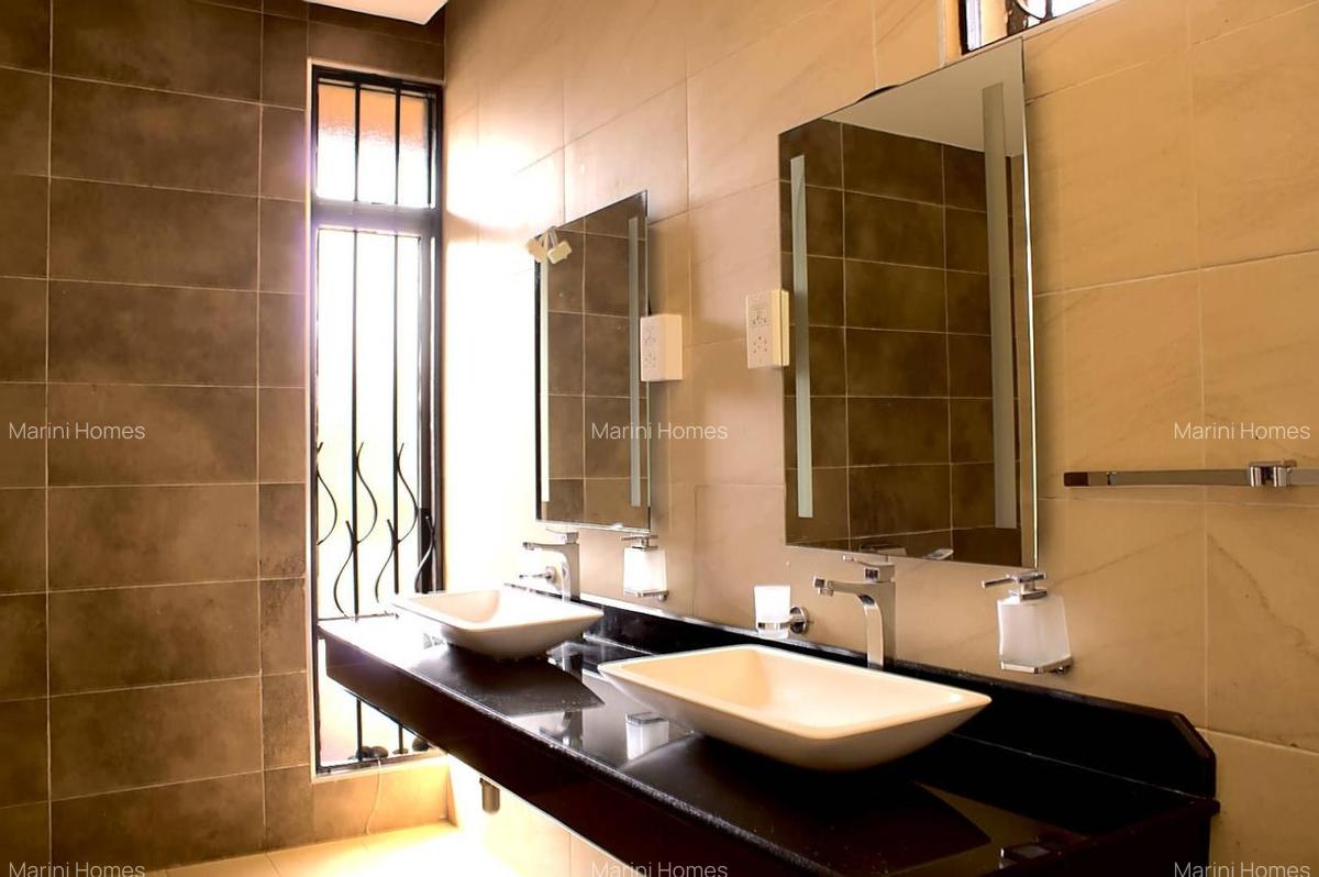 4 Bed Townhouse with En Suite in Runda - 19