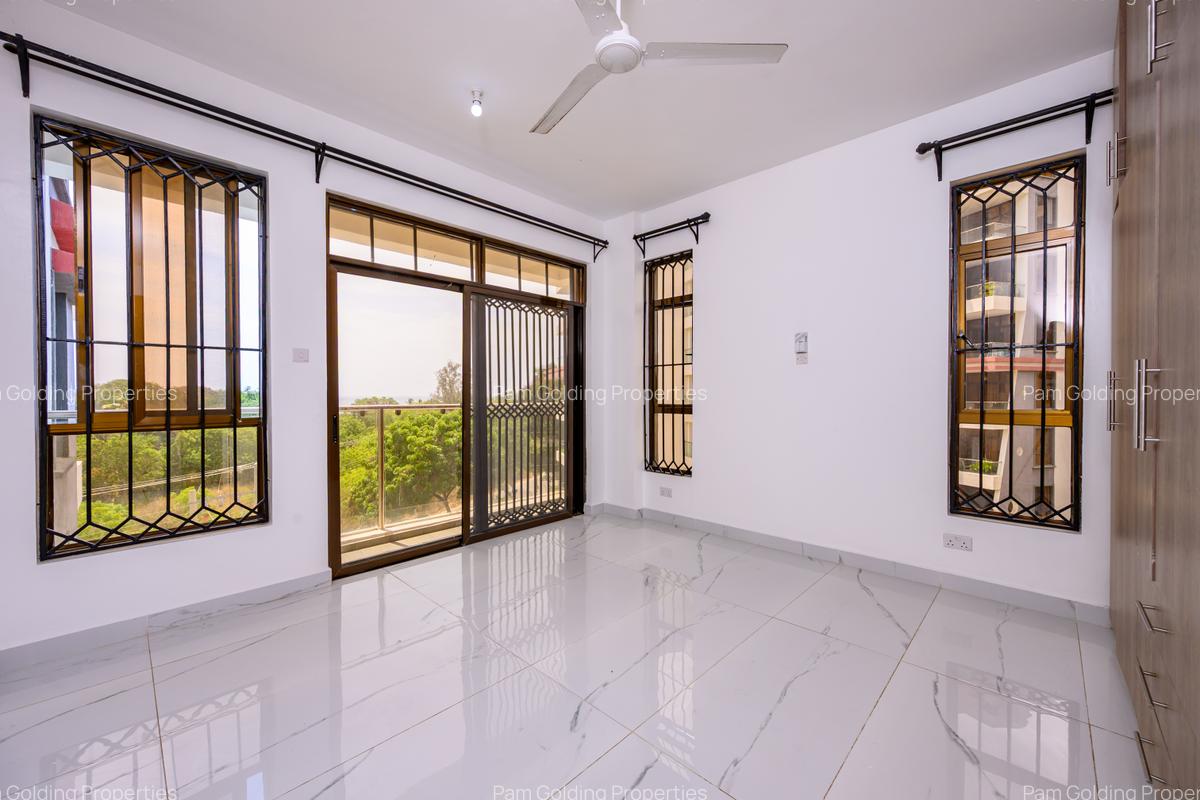 3 Bed Apartment with En Suite at Bungalows Road - 10
