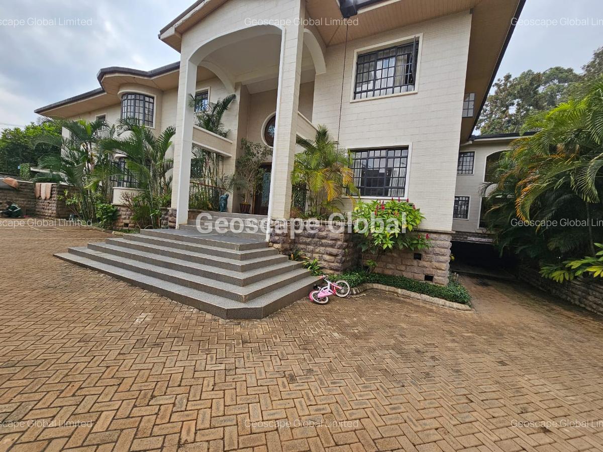 2 Bed Apartment with En Suite in Nyari - 13