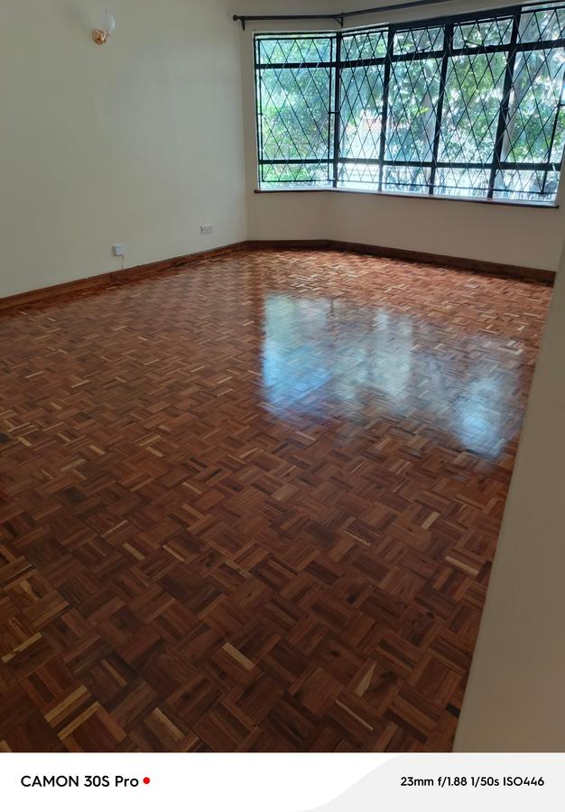 4 Bed Apartment with En Suite at Lavington - 14 4 Bed Apartment with En Suite at Lavington - 14