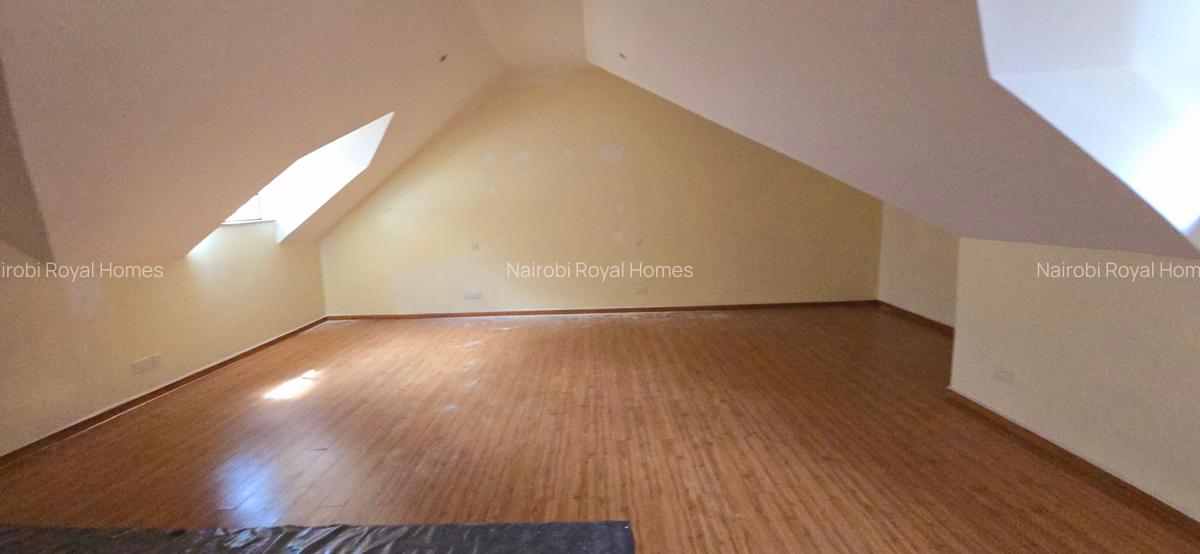 5 Bed Townhouse with En Suite at Lavington Green - 7