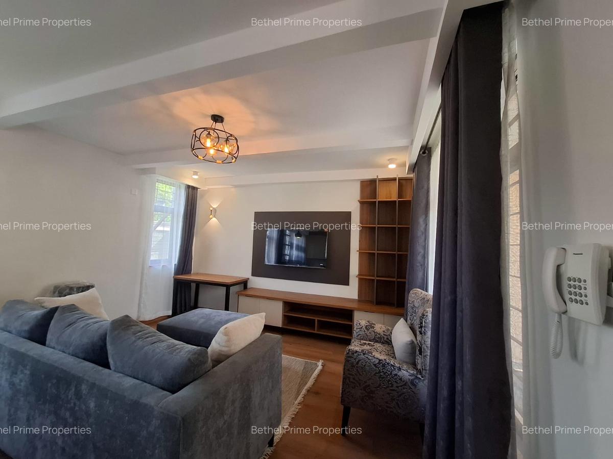 2 Bed House with En Suite in Ridgeways - 6