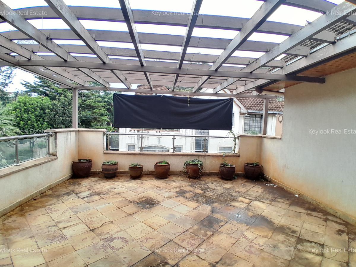 5 Bed Townhouse with En Suite at Lavington - 6