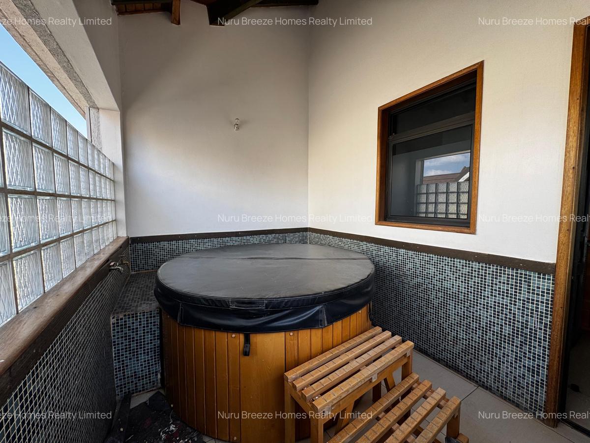 5 Bed Townhouse with En Suite in Lavington - 4