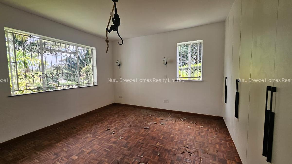 4 Bed House with En Suite in Runda - 8