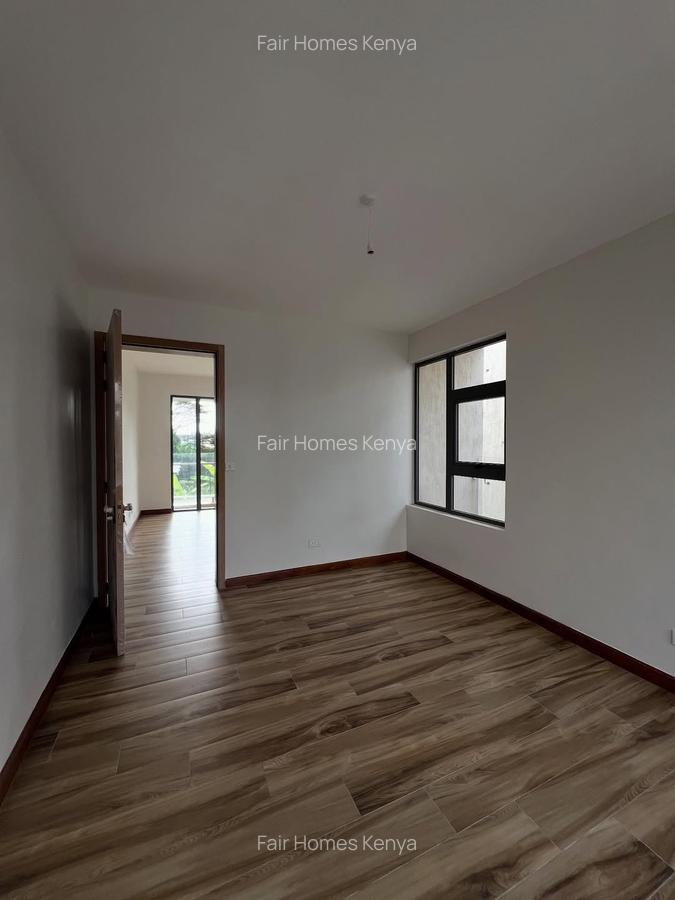 6 Bed Townhouse with En Suite at Lavington Green - 11