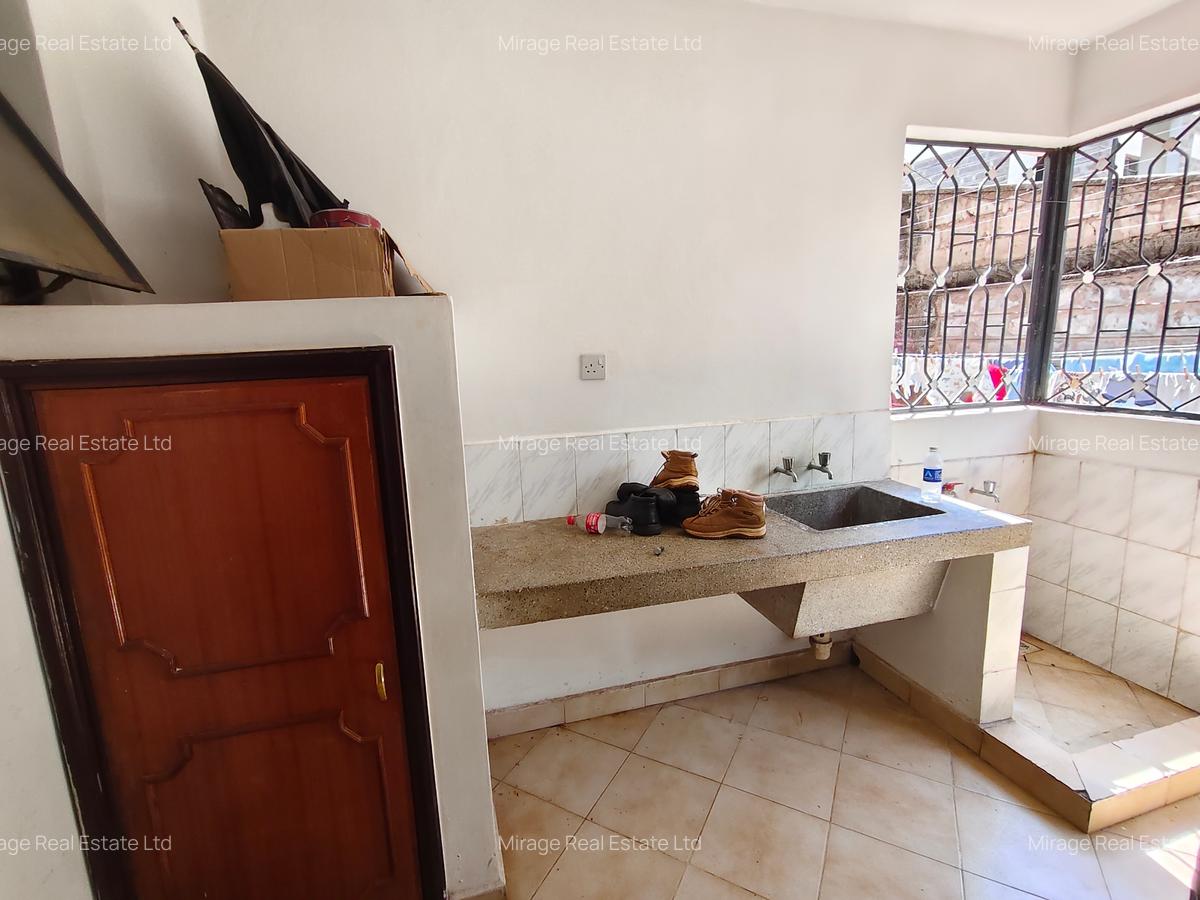 3 Bed Apartment with Swimming Pool in Kileleshwa - 14