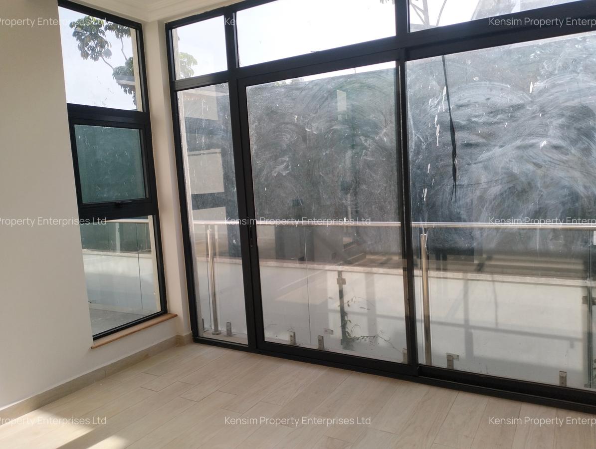 5 Bed Townhouse with En Suite in Lavington - 9