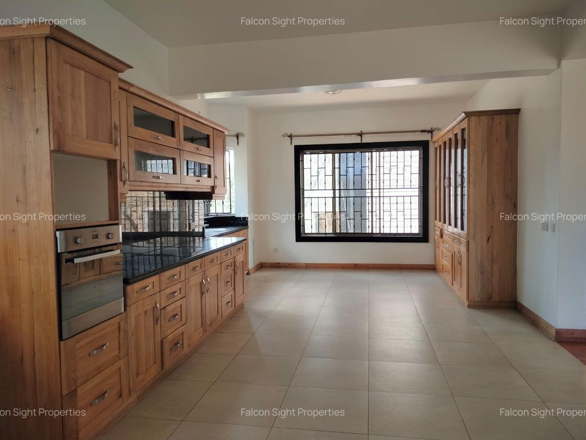 5 Bed Townhouse with Garden at Easy Access To Peponi Road - 9