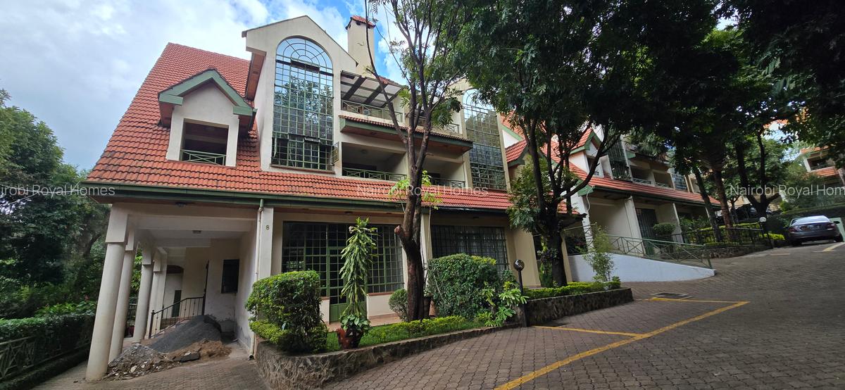 4 Bed Townhouse with En Suite at Lavington Road - 2