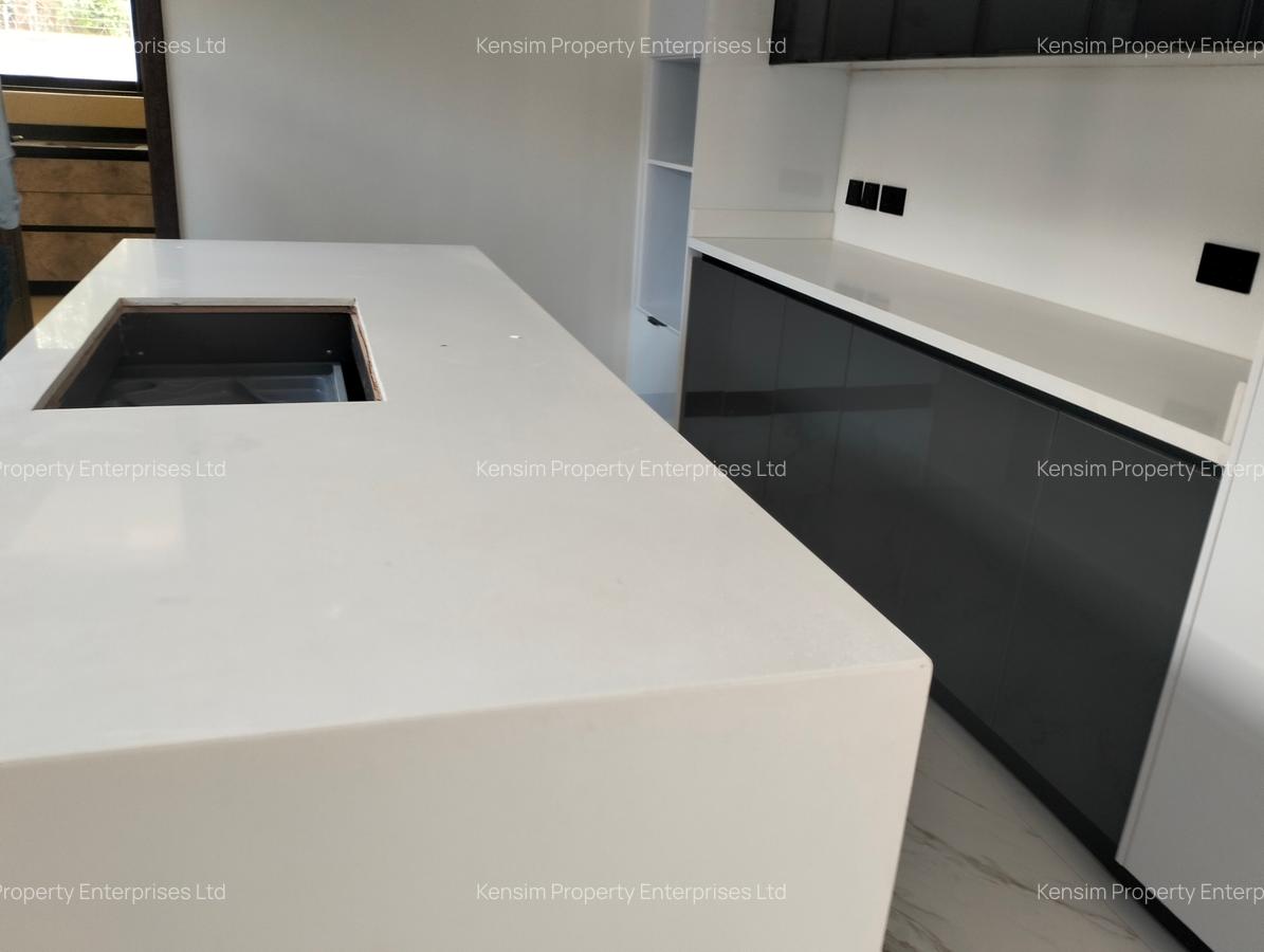 5 Bed Townhouse with En Suite in Nyari - 8