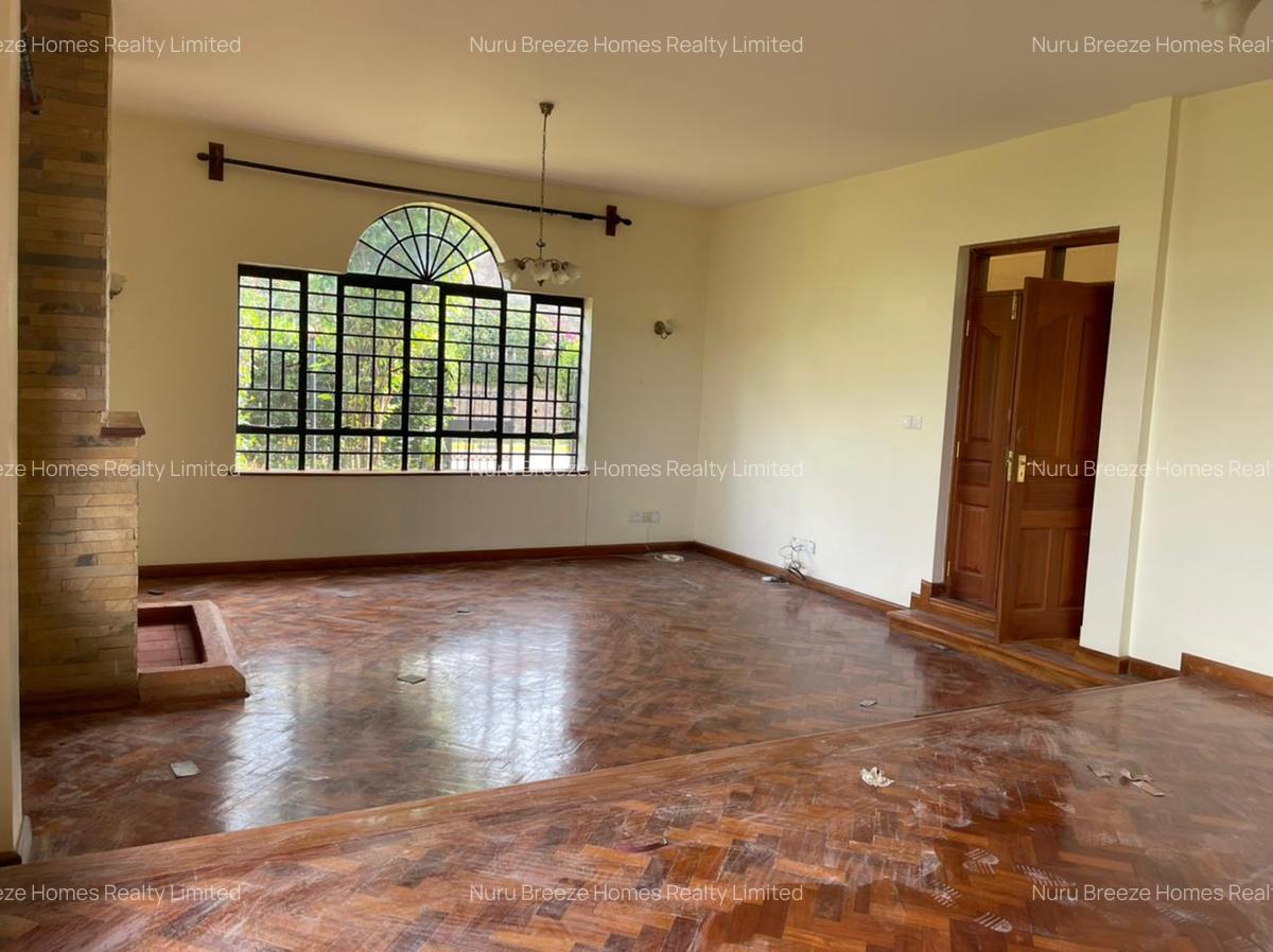 4 Bed Townhouse with En Suite in Kitisuru - 2